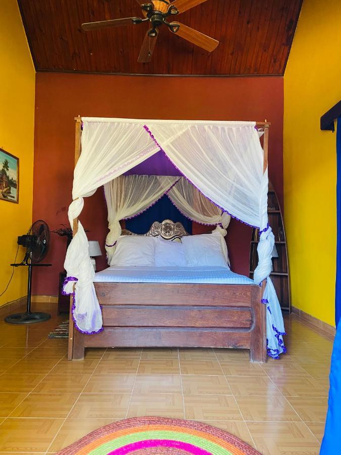 Bohobe Naboty Bed & Breakfast Толиара Екстериор снимка