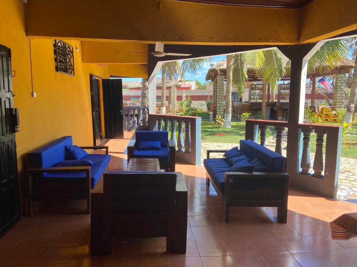 Bohobe Naboty Bed & Breakfast Толиара Екстериор снимка